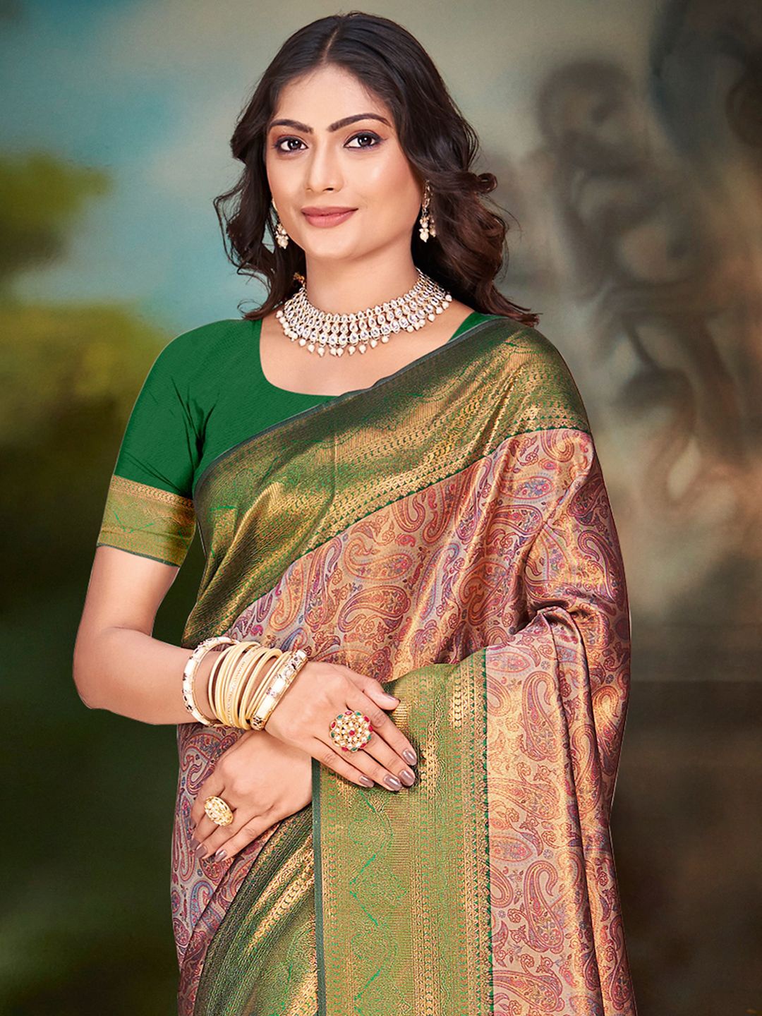 

Exclusiva Woven Design Zari Saree, Red