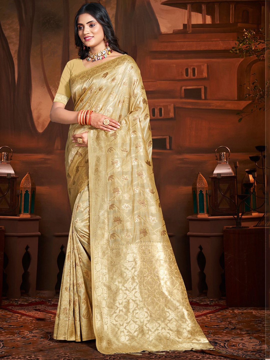 

Exclusiva Woven Design Zari Saree, Beige