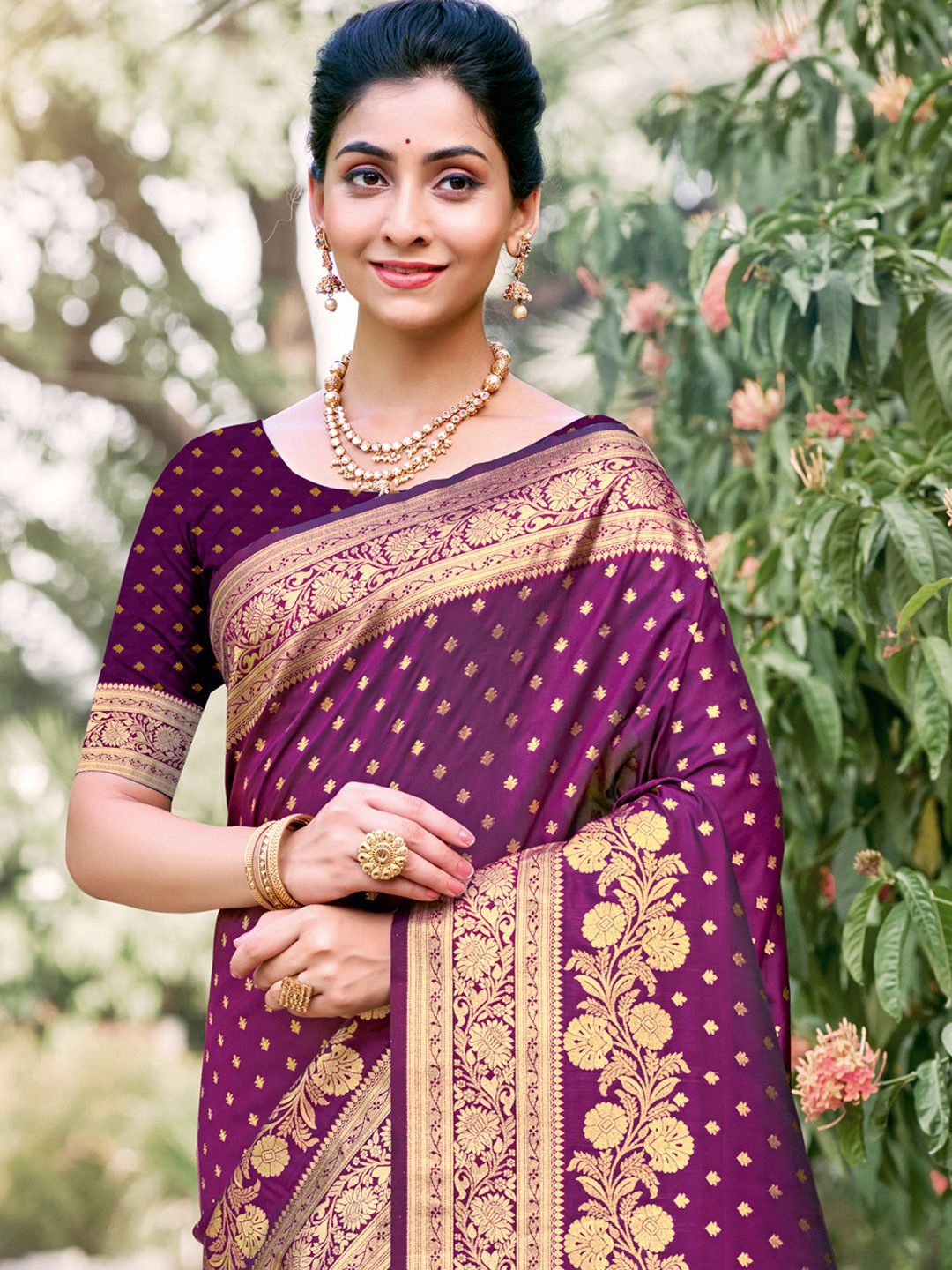 

Exclusiva Ethnic Motif Zari Woven Saree, Purple