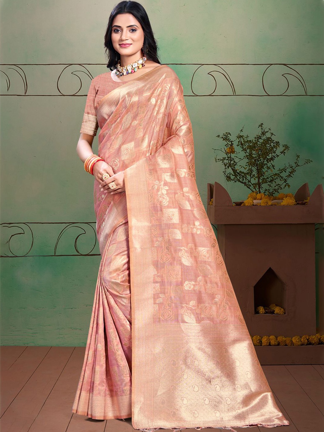 

Exclusiva Woven Design Zari Saree, Pink