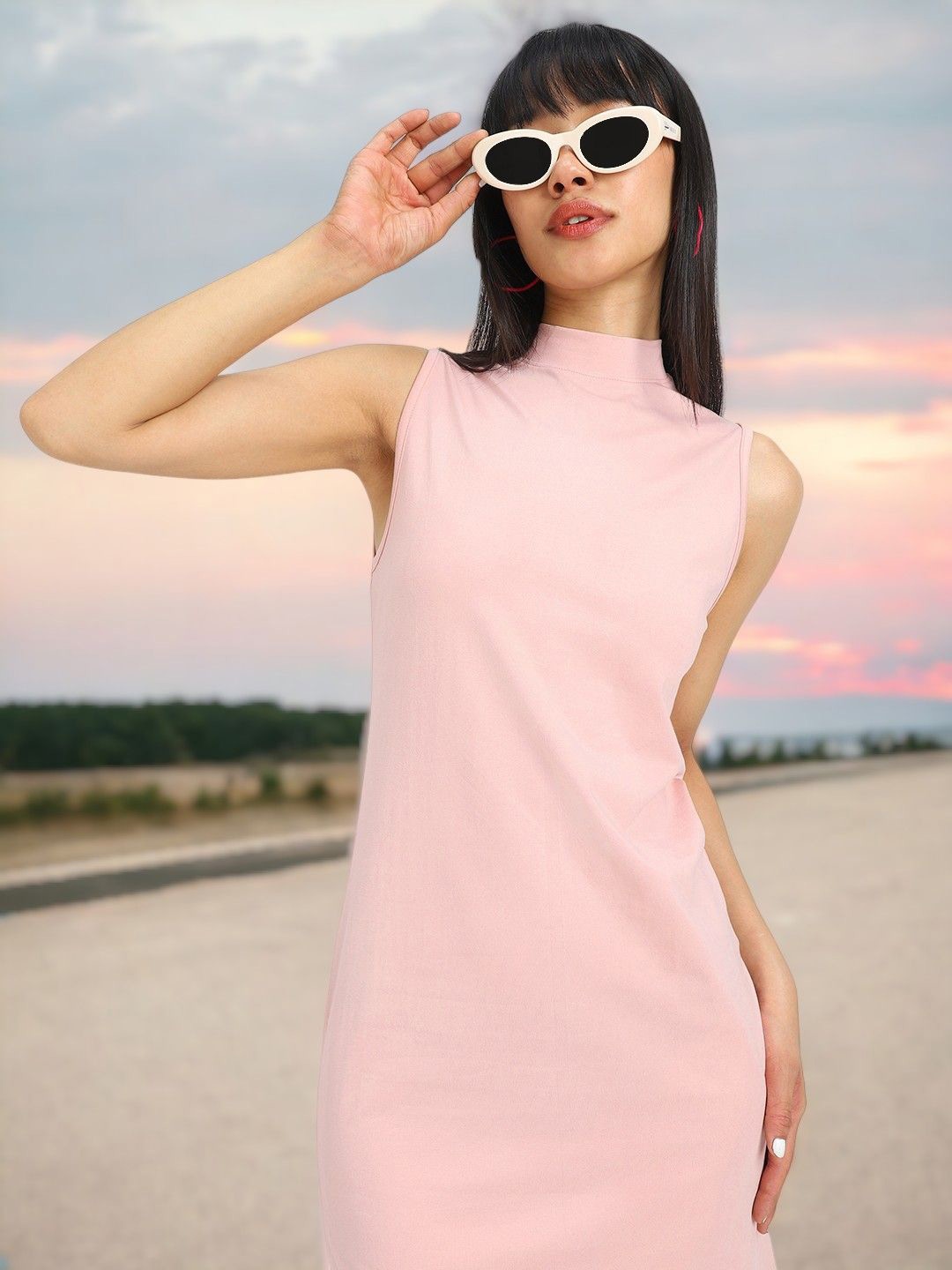 

JUNEBERRY Mock Neck Sleeveless Sheath Mini Dress, Pink