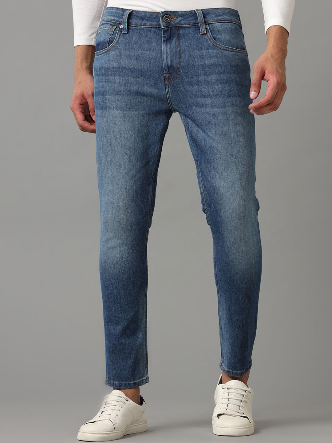 

Voi Jeans Men Comfort Skinny Fit Light Fade Stretchable Jeans, Grey
