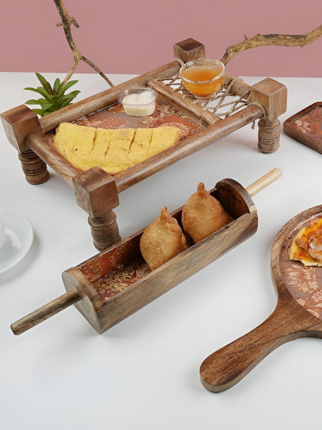 

THE HOME CO. Brown & Maroon 4 Pieces Floral Printed Wooden Food Platter Set