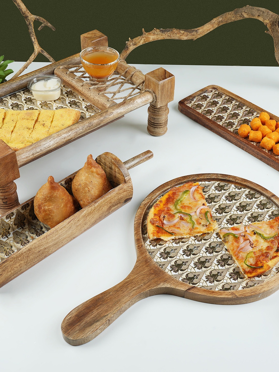 

THE HOME CO. Brown & Green 4 Pieces Floral Printed Wooden Food Platter Set