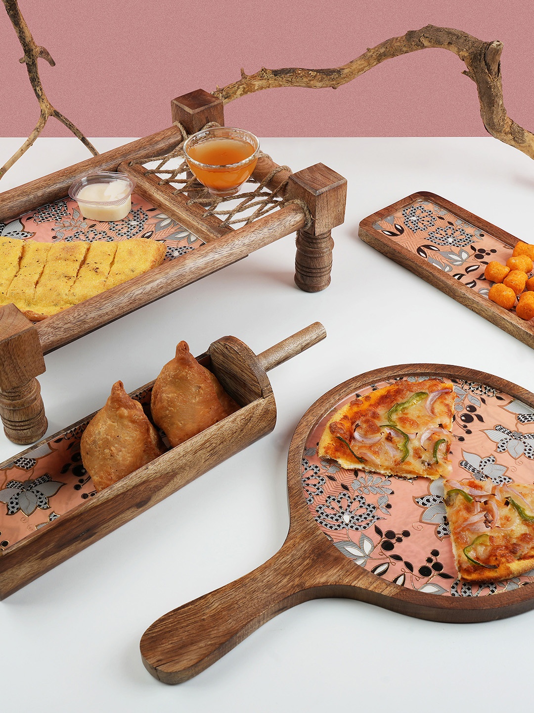 

THE HOME CO. Brown & Peach 4 Pieces Floral Printed Wooden Food Platter Set