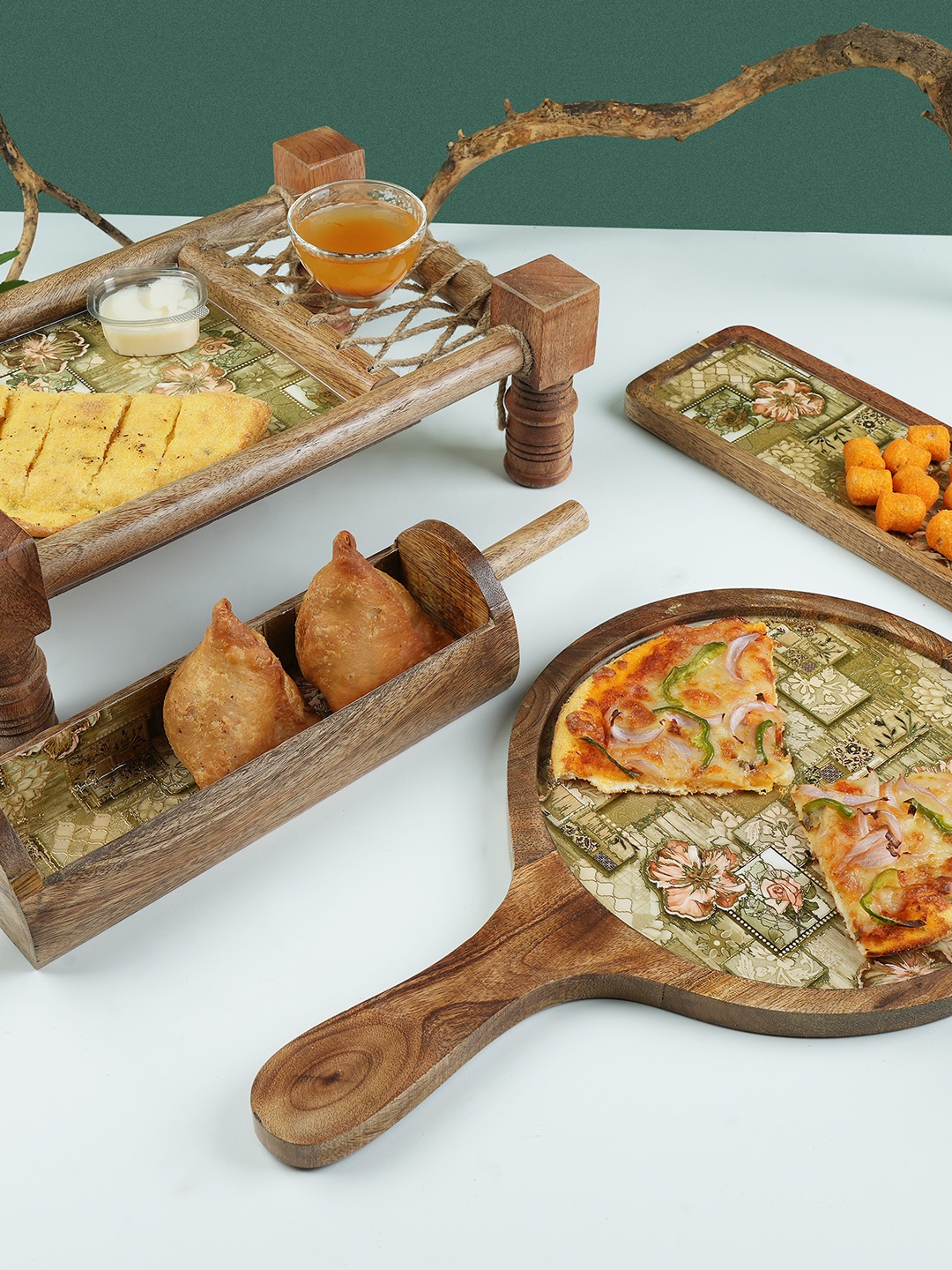 

THE HOME CO. Brown & Green 4 Pieces Floral Printed Wooden Food Platter Set