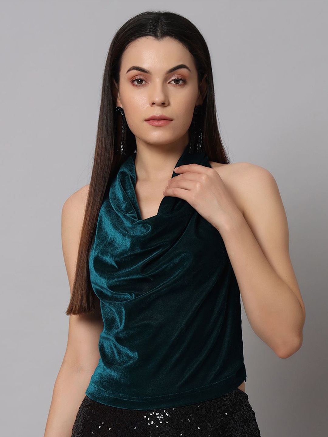 

VAARARO Halter Neck Velvet Crop Top, Green