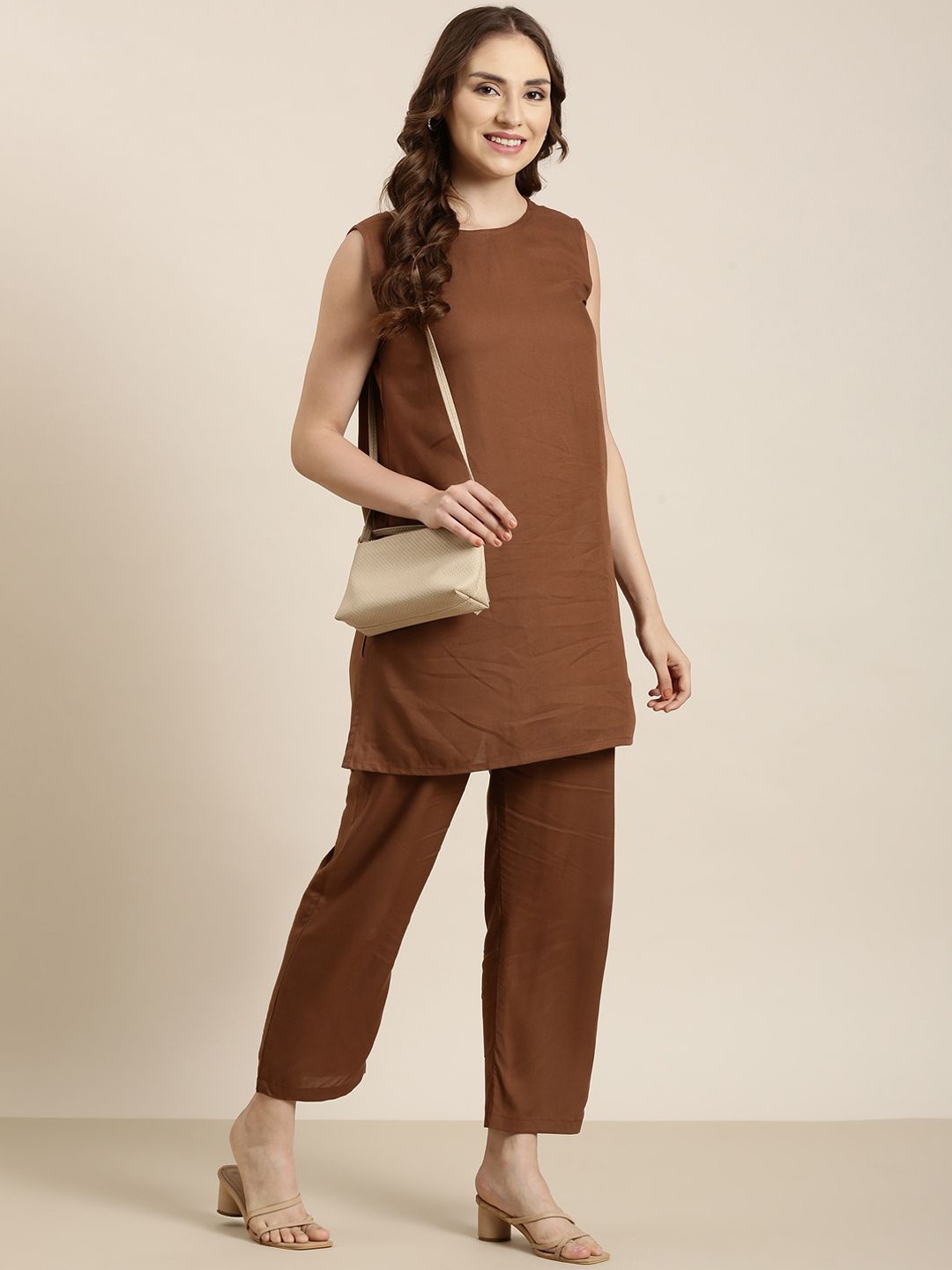 

SHOOLIN Regular Kurti with Trousers, Brown