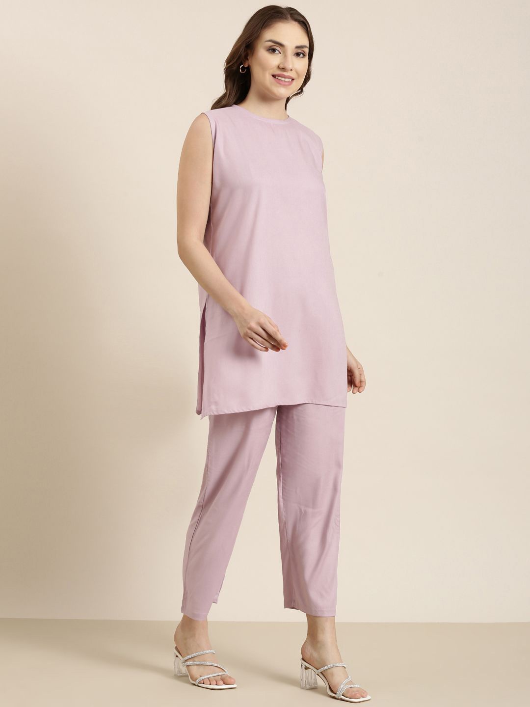 

SHOOLIN Round Neck Straight Kurti With Trousers, Purple