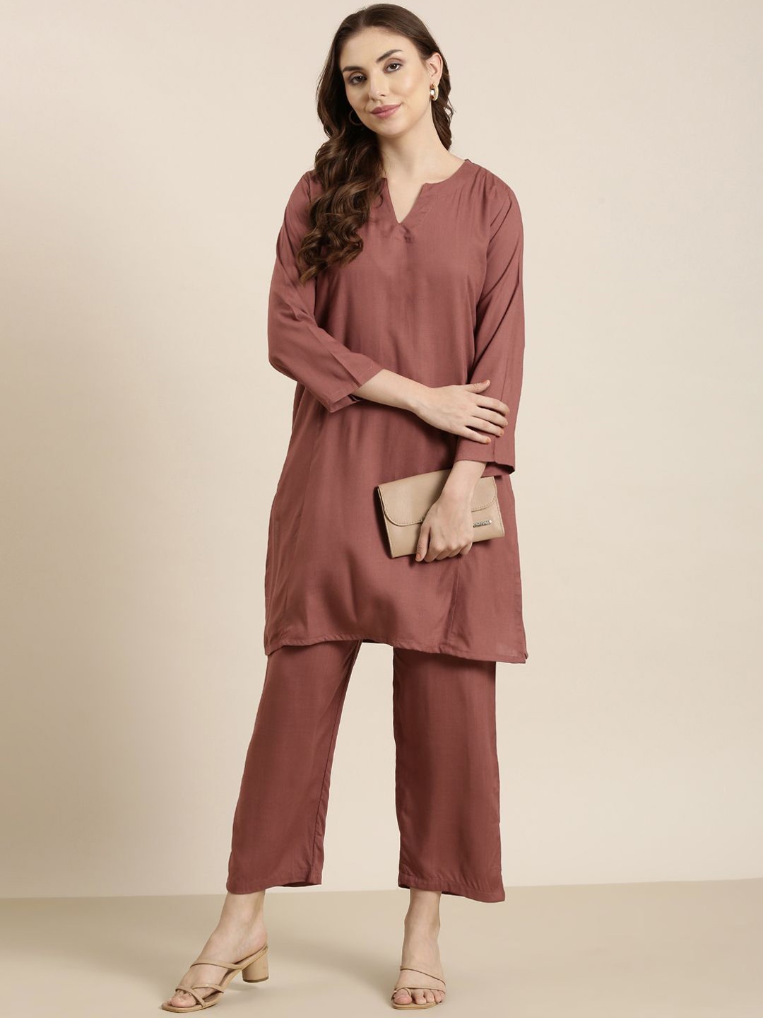 

SHOOLIN Notch Neck Regular Kurta with Trousers, Mauve