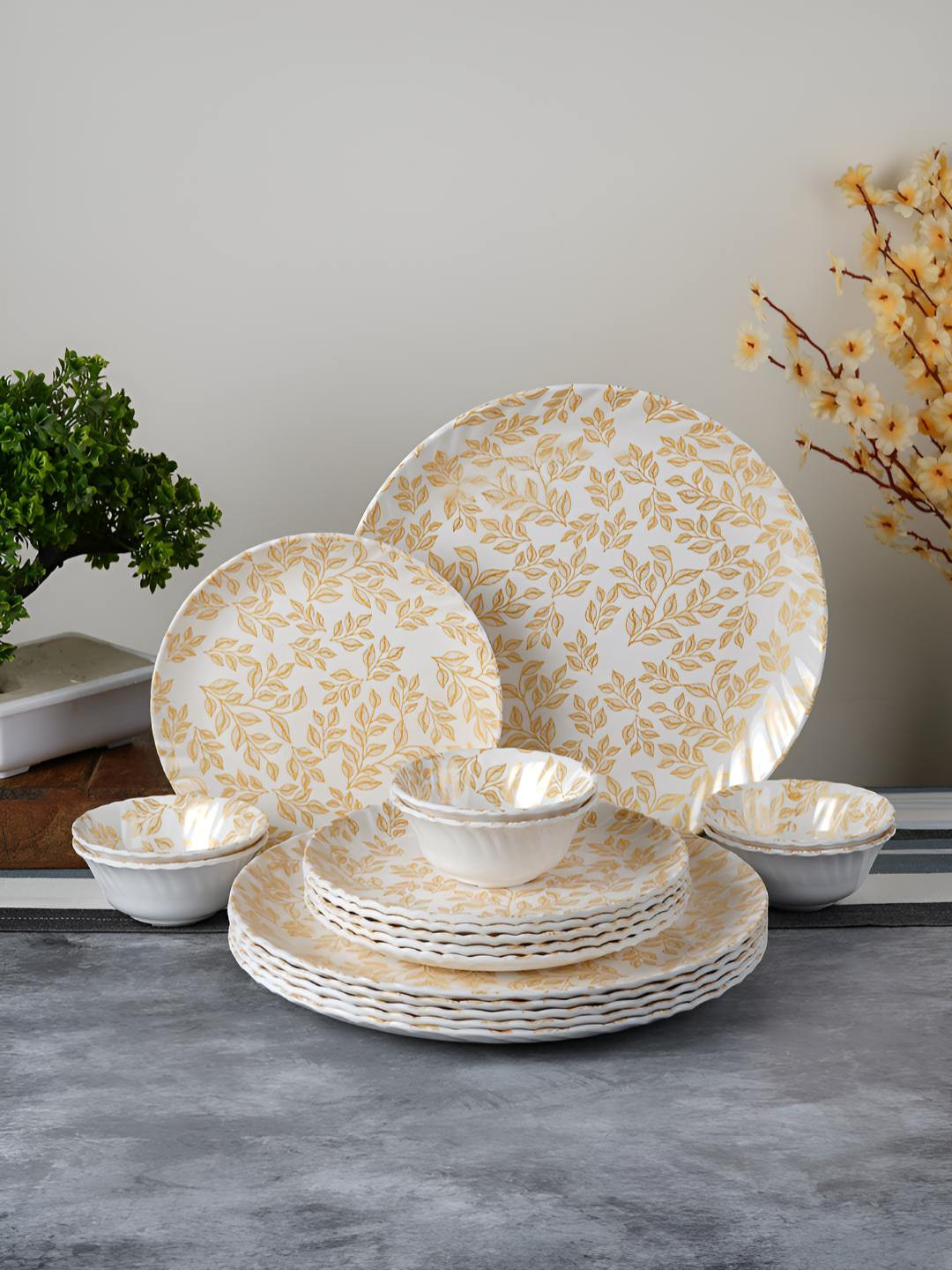 

Aura White & Beige 18 Pieces Printed Glossy Dinner Set