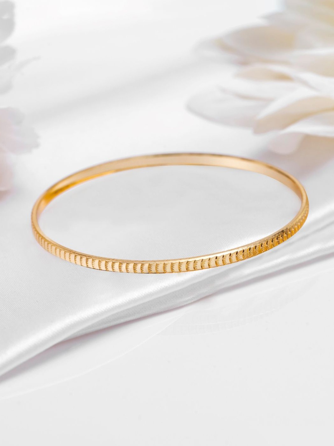 

Zavya 925 Pure Silver Gold-Plated Bangle