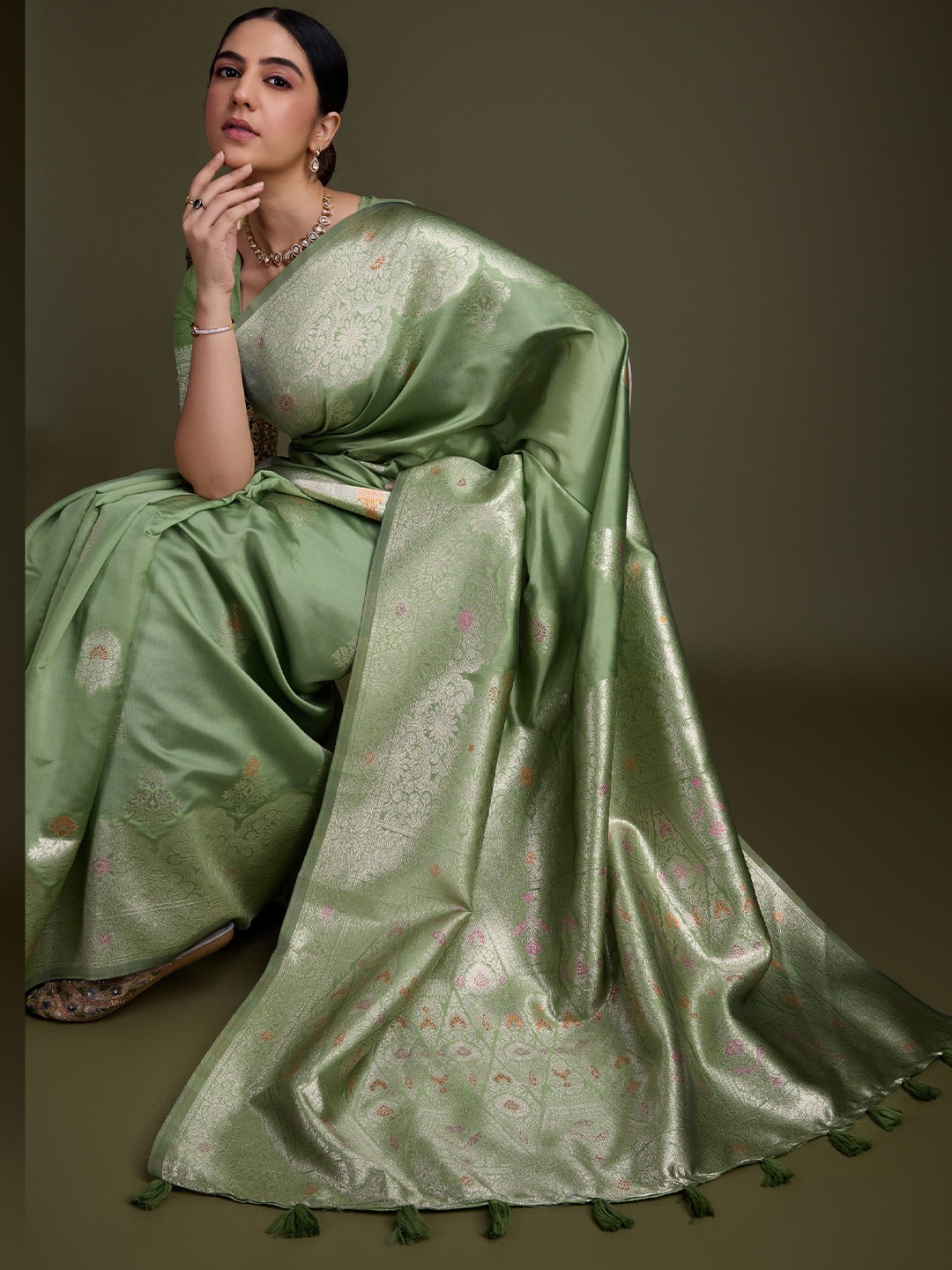 

Mitera Ethnic Motifs Zari Banarasi Saree, Green