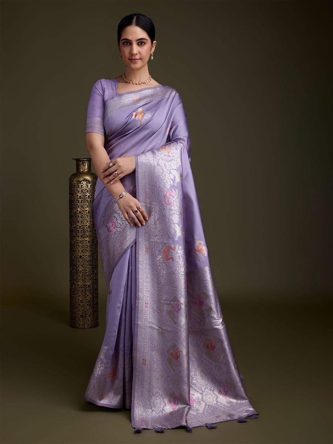 

Mitera Woven Design Zari Silk Blend Banarasi Saree, Lavender