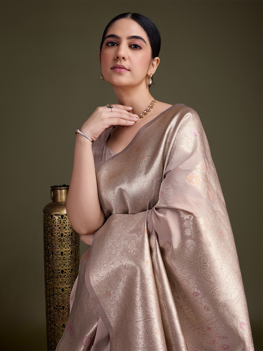 

Mitera Woven Design Zari Banarasi Saree, Pink