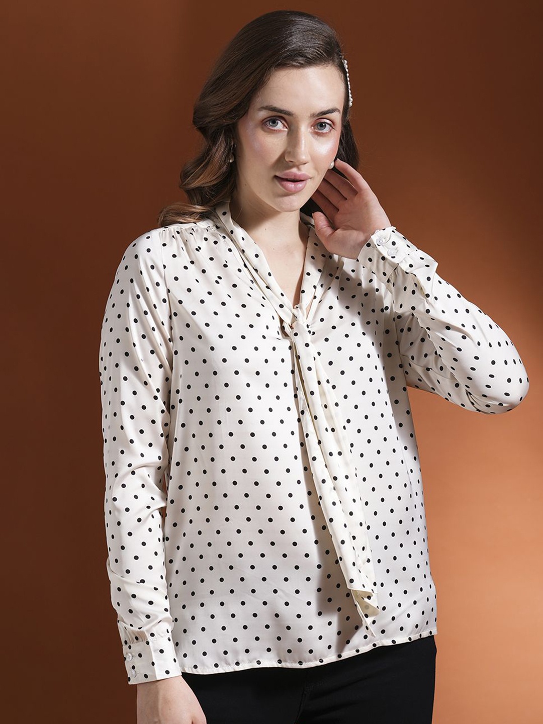 

Globus Polka Dot Print Mandarin Collar Satin Shirt Style Top, White