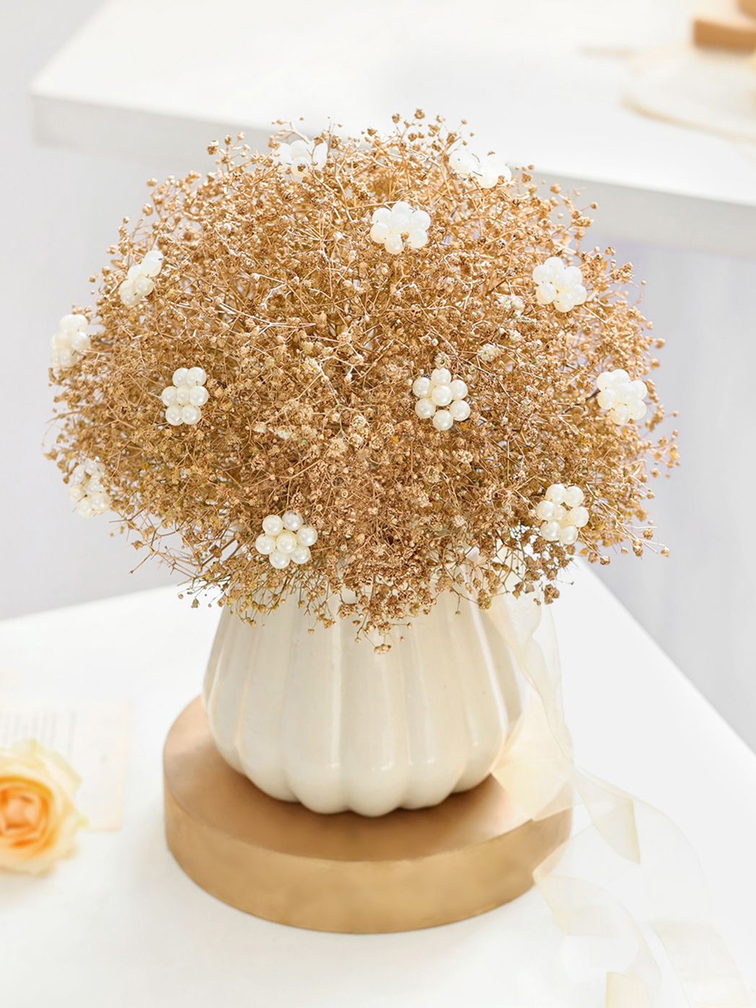 

Interflora 7-Pcs Gypso Fresh Flowers In Vase, Brown