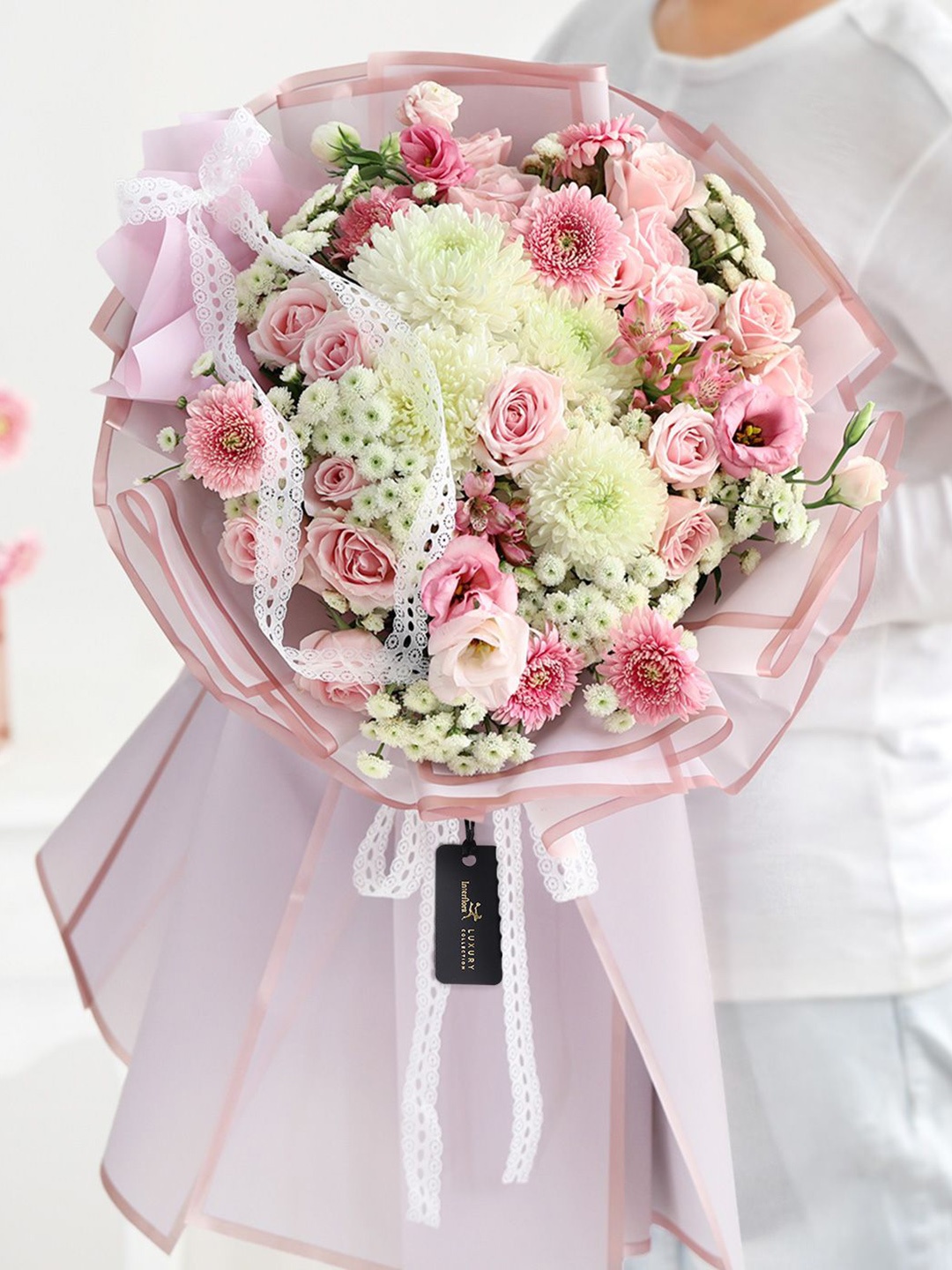 Interflora 37-Pcs Mixed Fresh Flowers In Bouquet, Pink