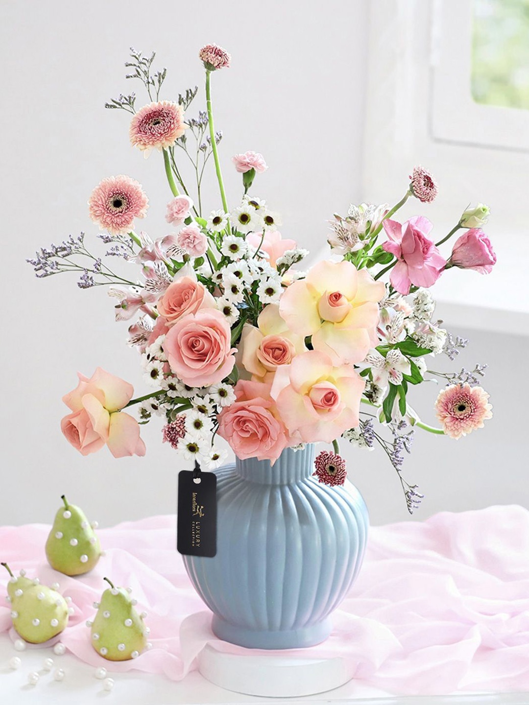

Interflora 28-Pcs Mixed Fresh Flowers In Vase, Peach