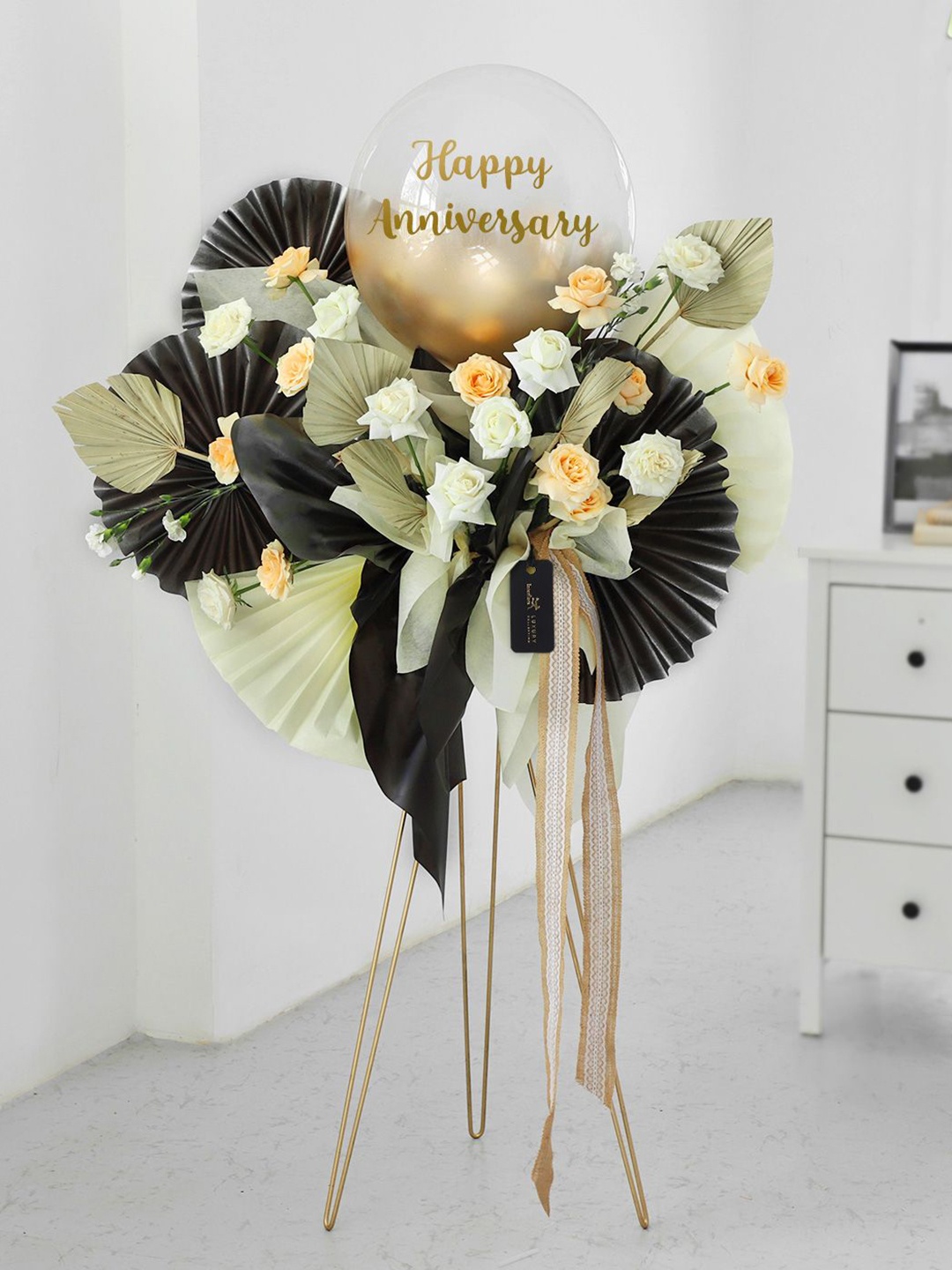 

Interflora 27-Pcs Mixed Fresh Flowers In Stand, Green