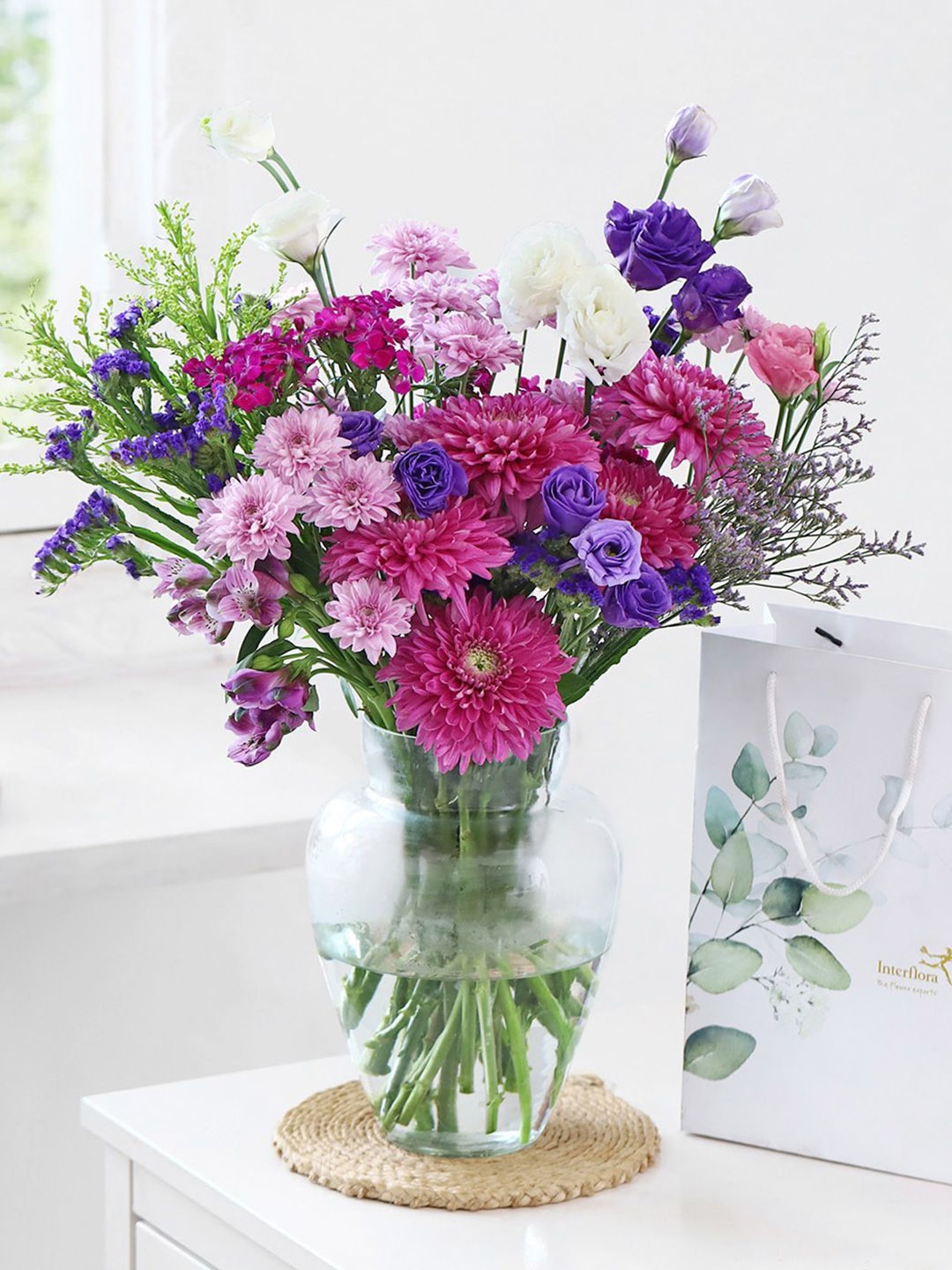 

Interflora 15-Pcs Mixed Fresh Flowers With Bag, Purple