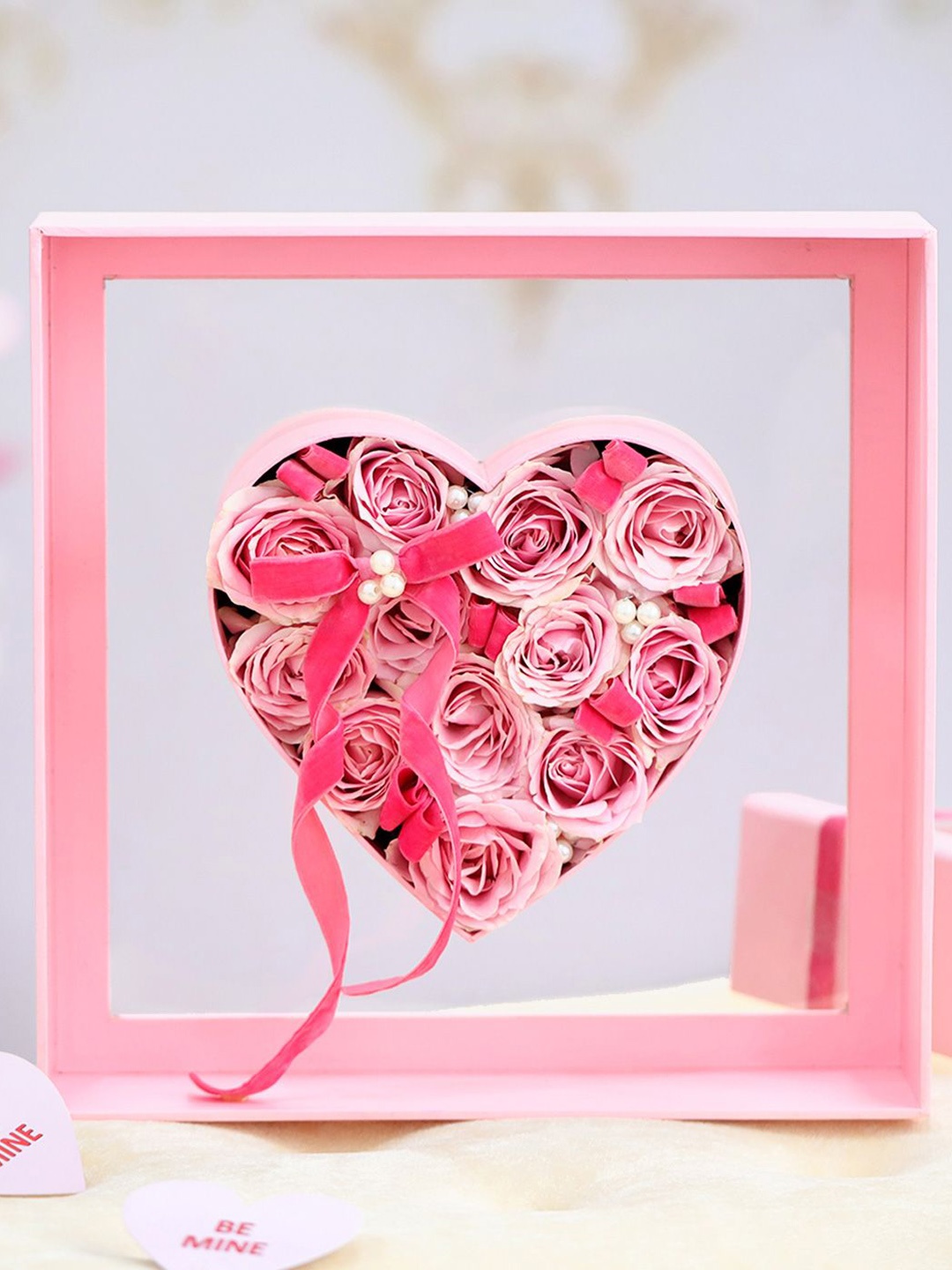 

Interflora 12-Pcs Roses Fresh Flowers In Heart Frame, Pink