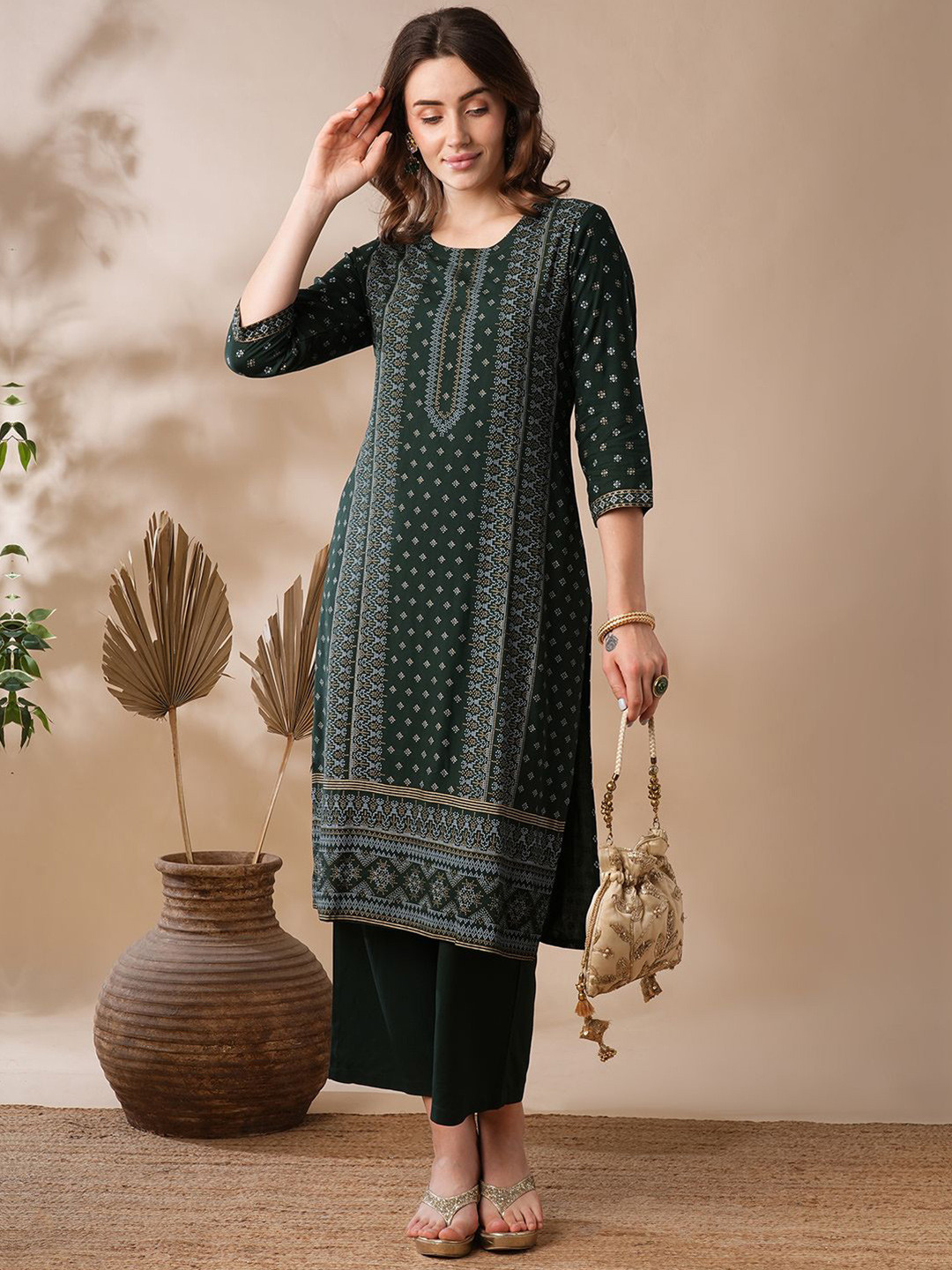 

Globus Teal Green Ethnic Motifs Printed Straight Kurta with Trousers