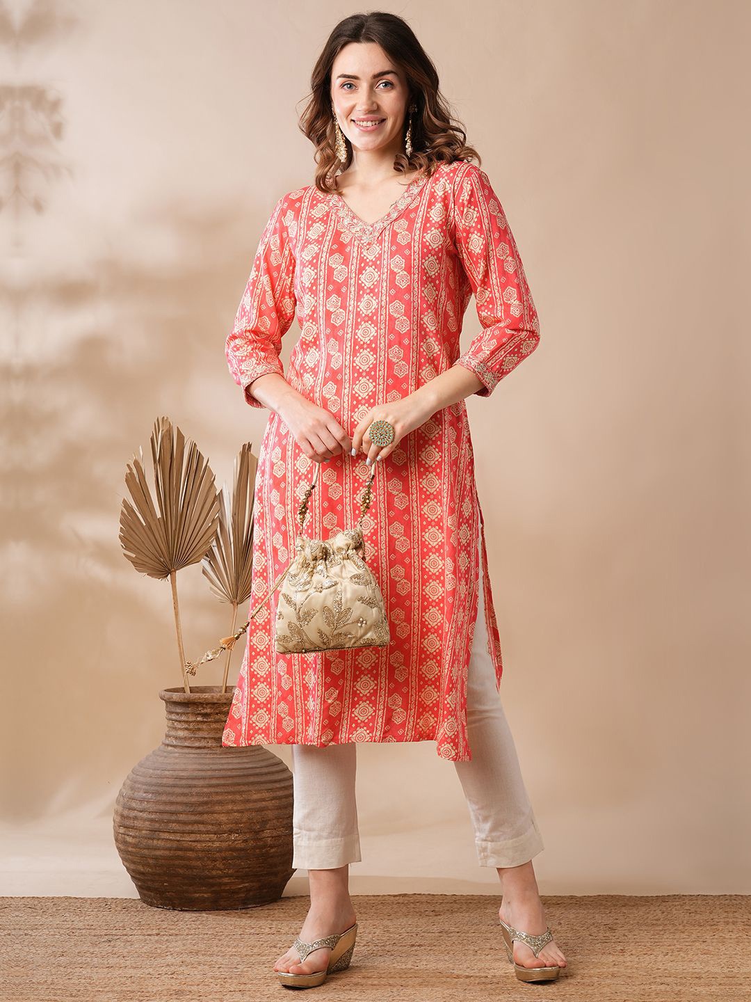 

Globus Coral Ethnic Motifs Printed V-Neck Straight Kurta