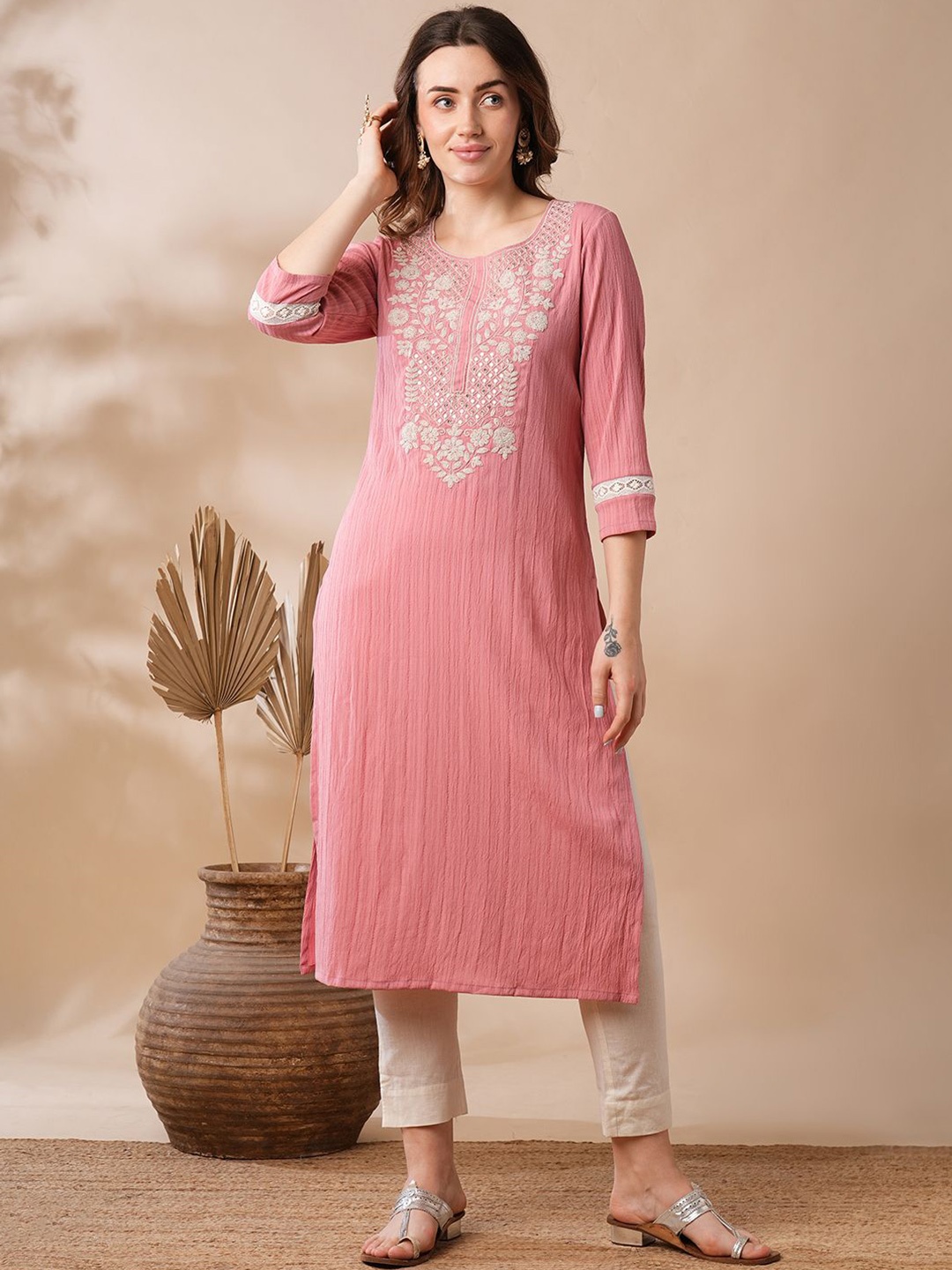 

Globus Sequinned & Floral Embroidered Yoke Structured Fabric Straight Workwear Kurta, Pink