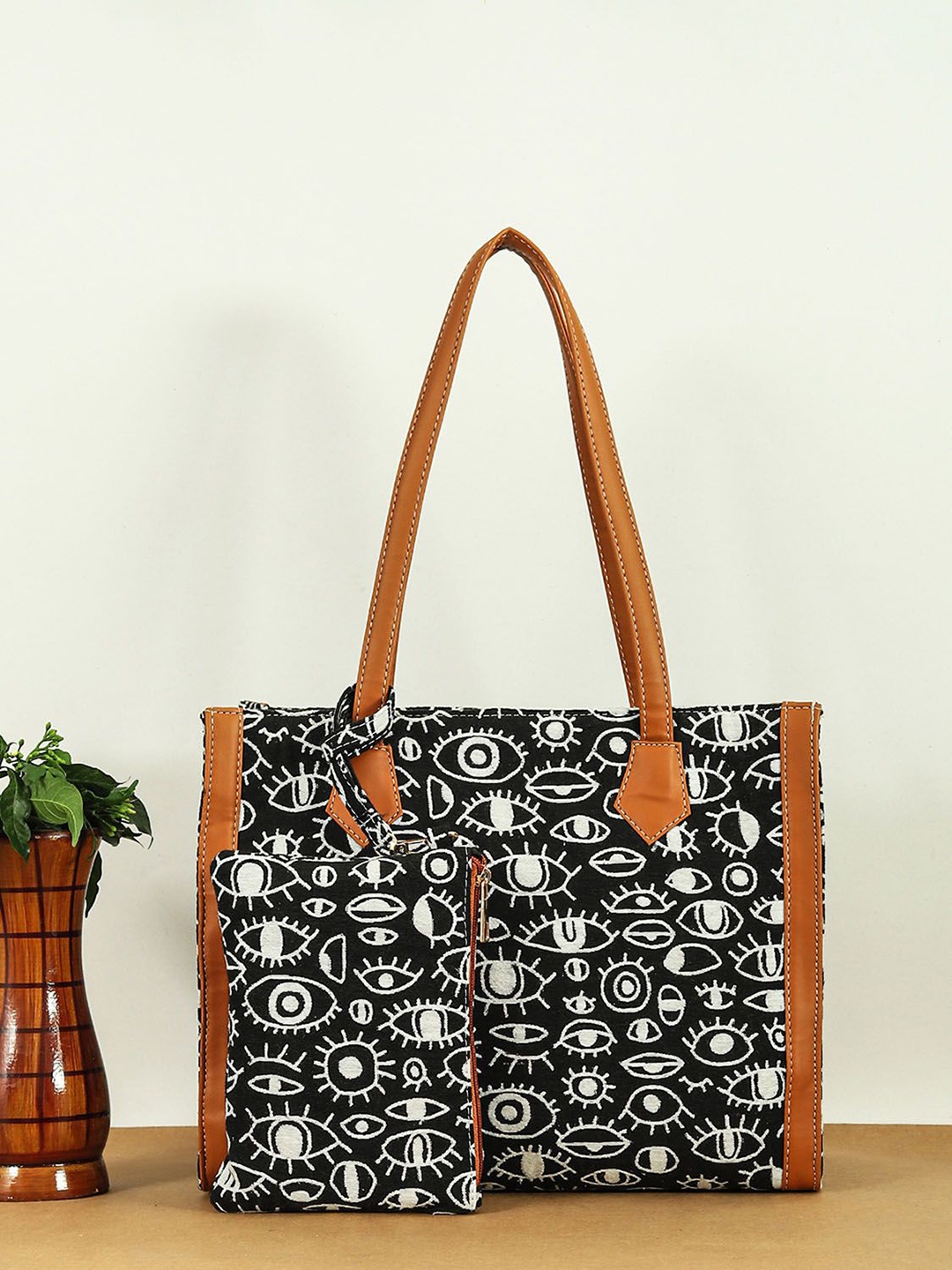 

Bagsy Malone Printed Structured Handheld Bag with Applique, Black