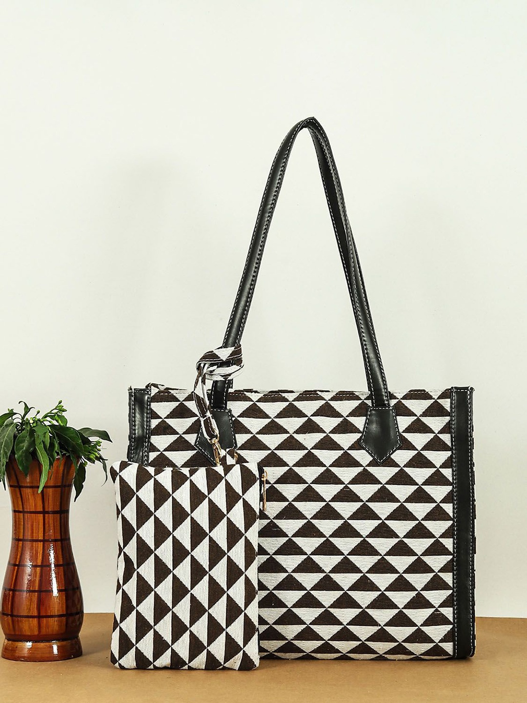 

Bagsy Malone Women Printed Geometric Shopper Handheld Bag, Black