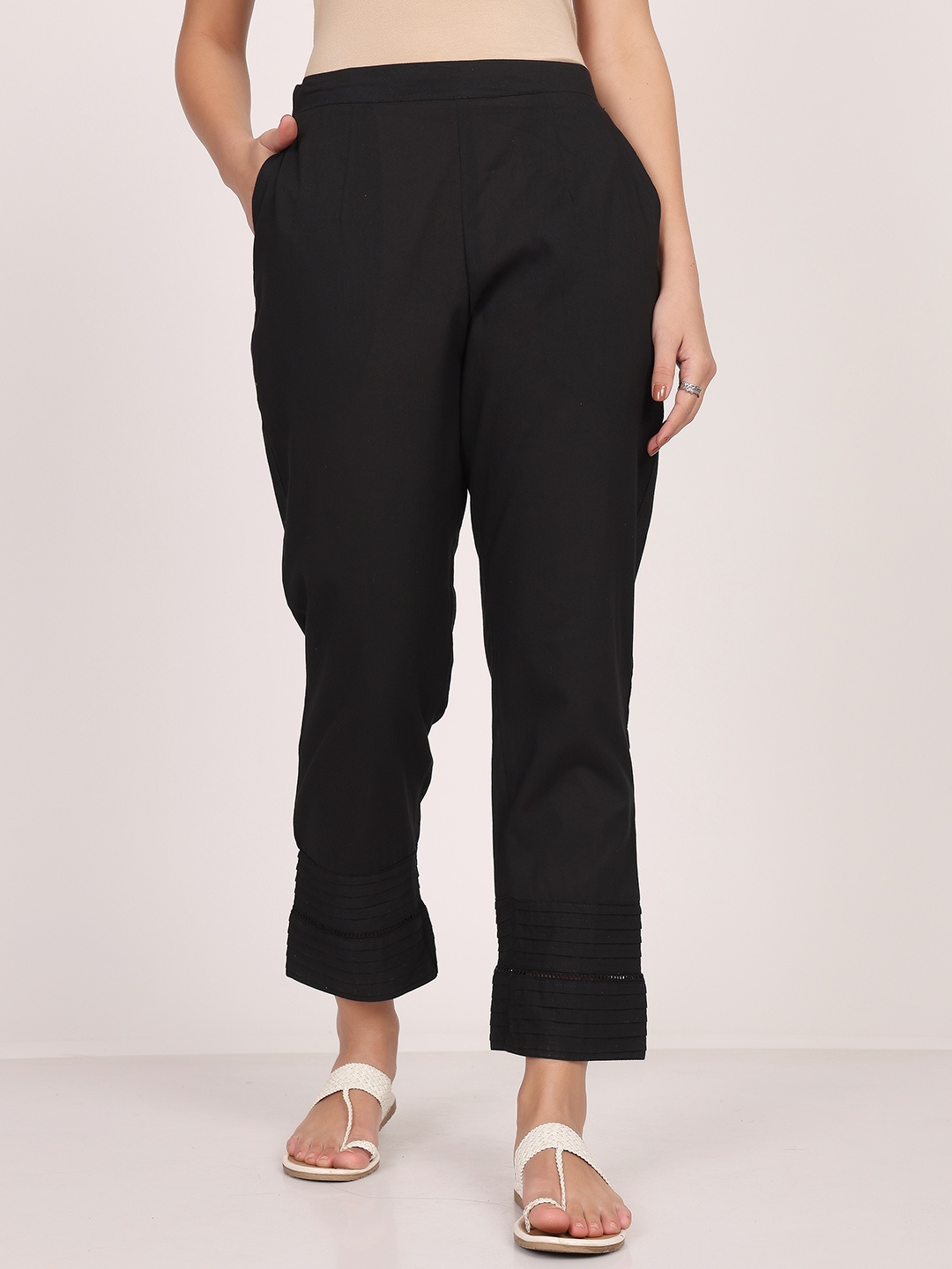 

SAVI Women Relaxed Straight Leg Mid-Rise Trousers, Black
