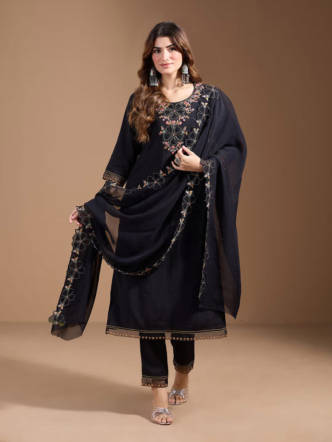 

Sangria Embroidered Straight Kurta With Trouser & Dupatta, Black