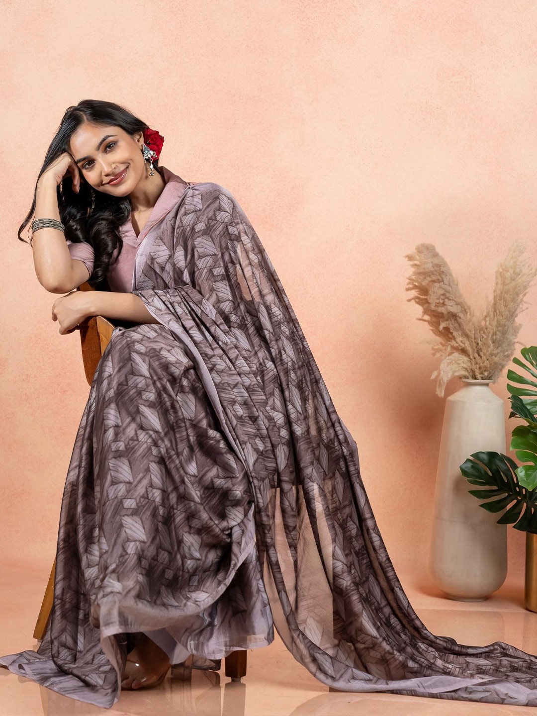 

KALINI Geometric Solid Saree, Purple