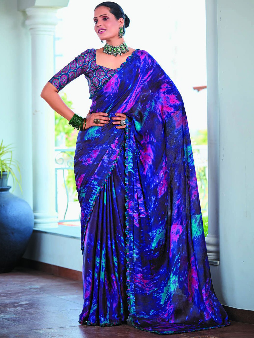 

Panzora Abstract Printed Satin Saree With Blouse Piece, Blue