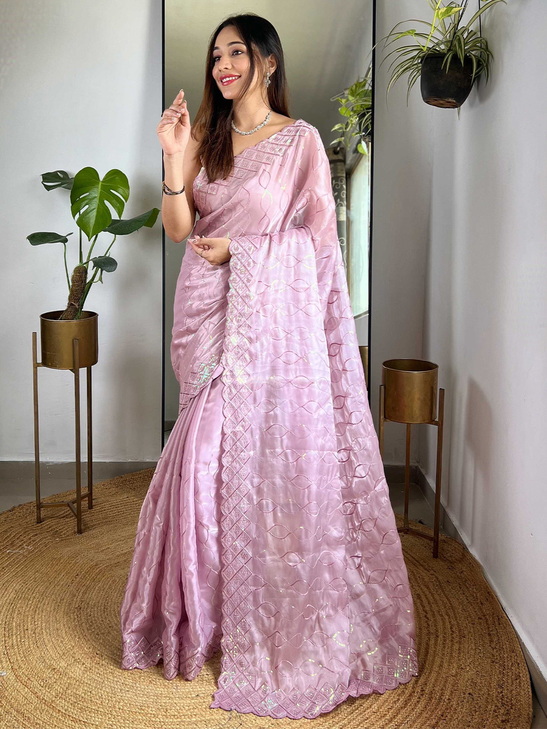 

Panzora Embroidered Embellished Sequinned Saree, Pink