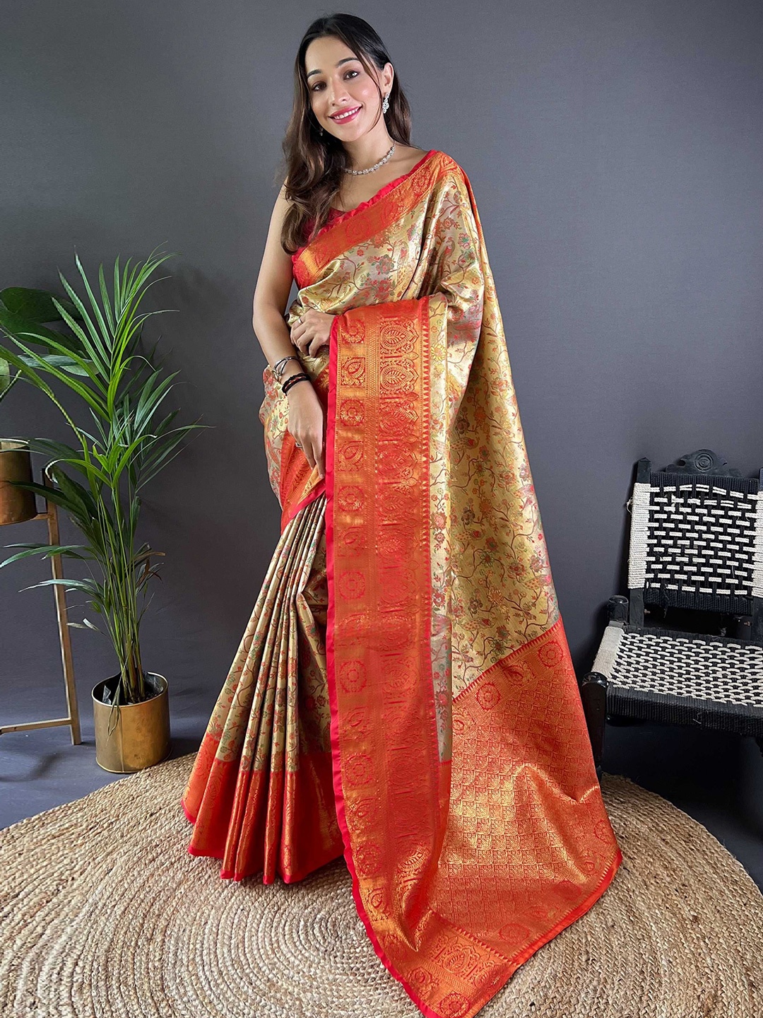 

Panzora Floral Zari Ikat Saree, Red