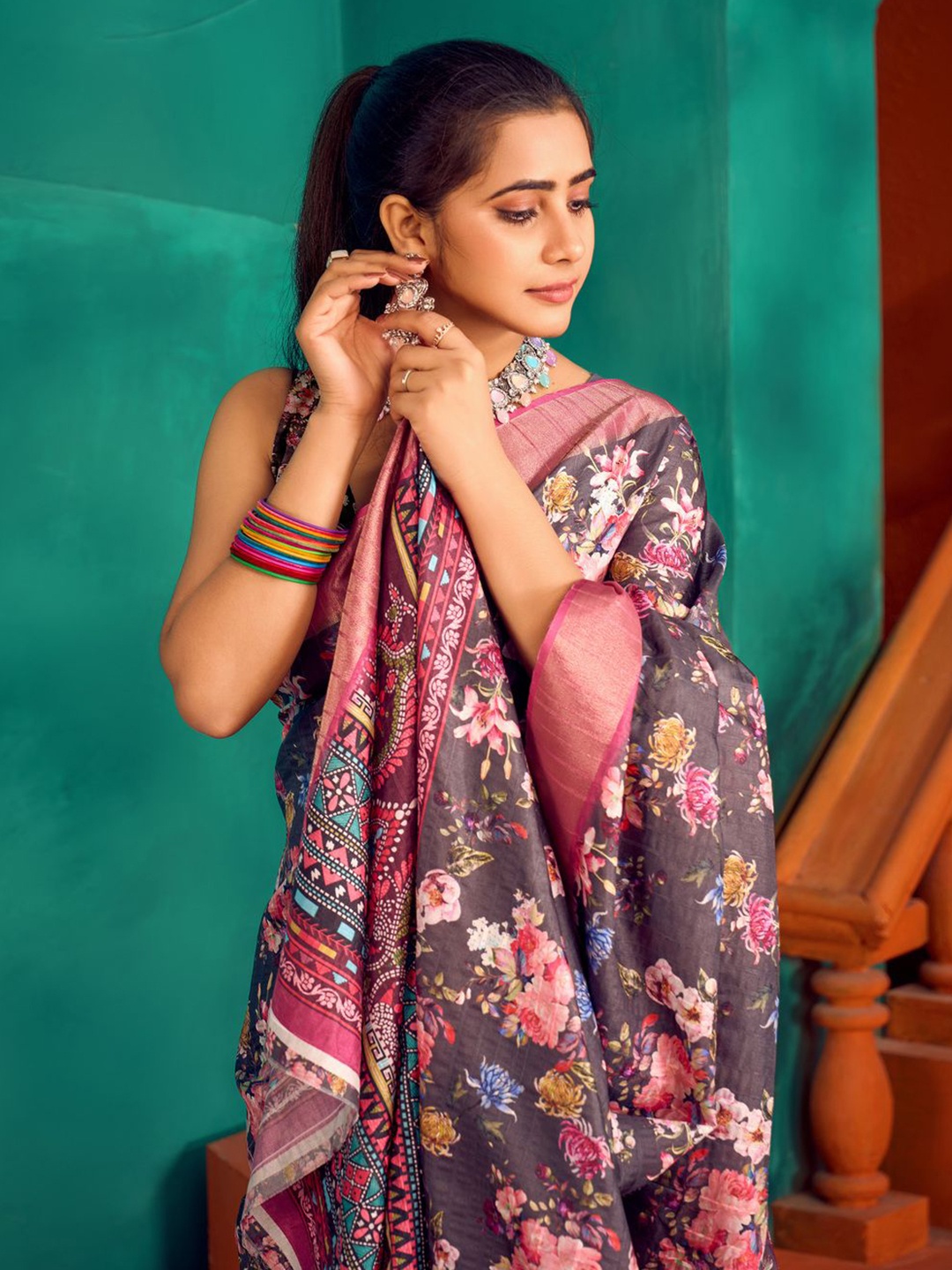 

Mitera Floral Zari Sarees, Brown