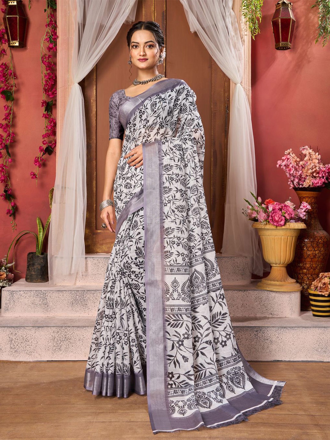 

Mitera Floral Printed Saree, White