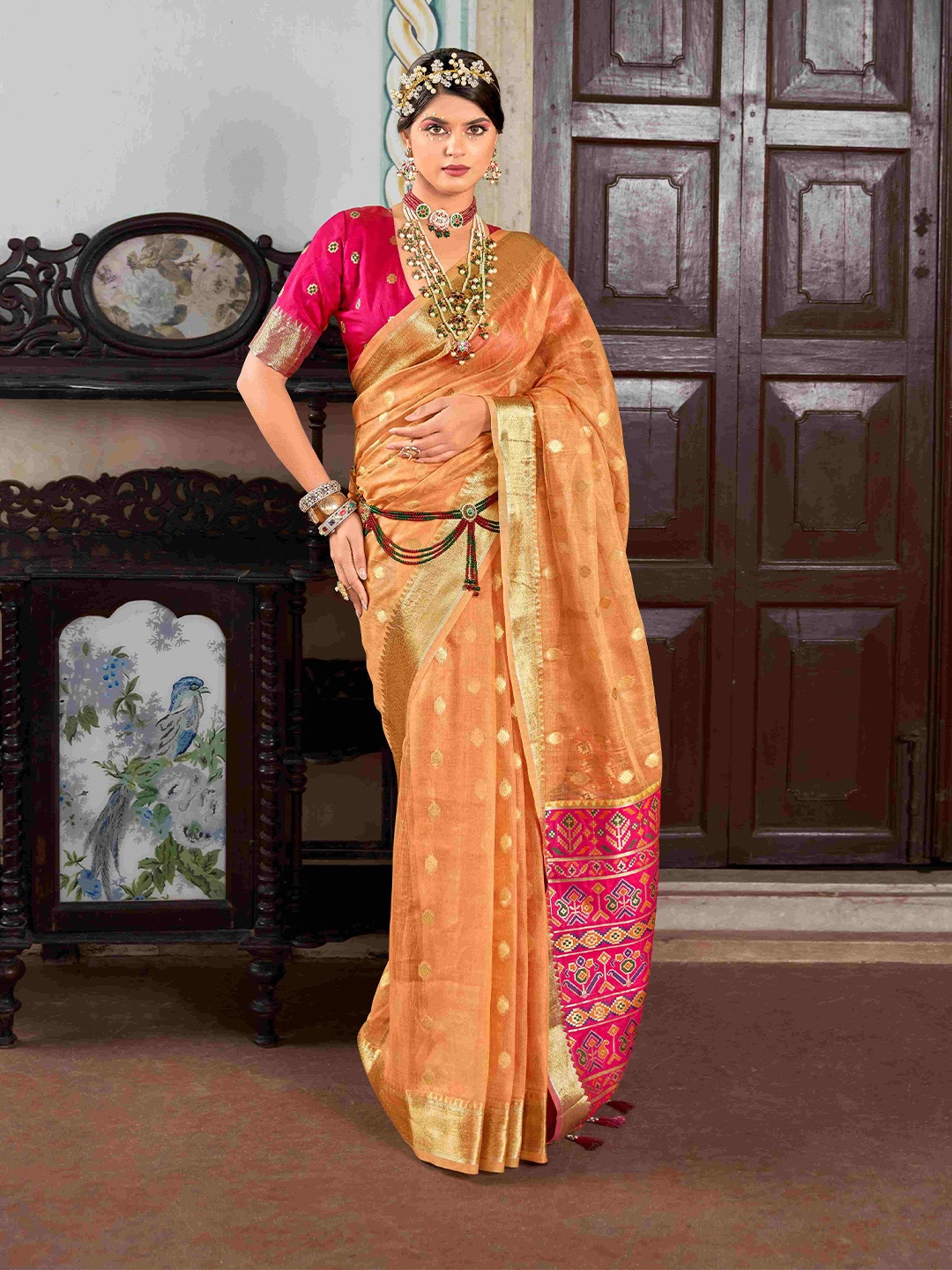 

HEER FASHION Woven Design Patola Saree, Peach