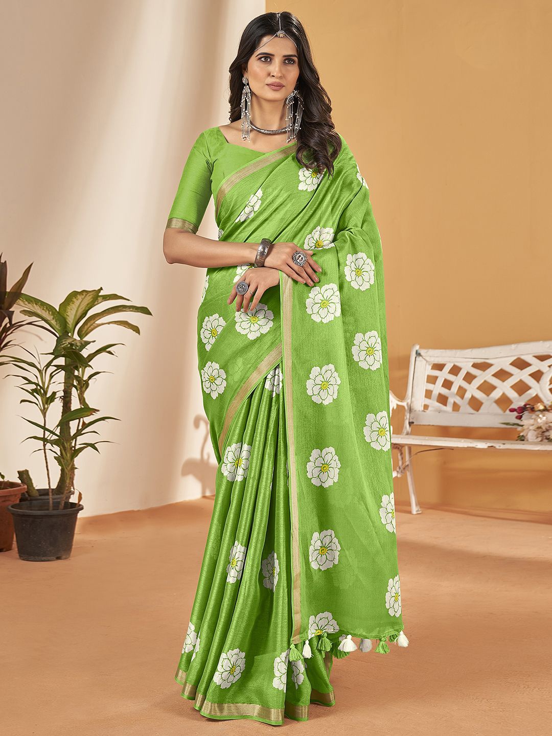 

Panzora Floral Print Zari Bagh Saree, Green