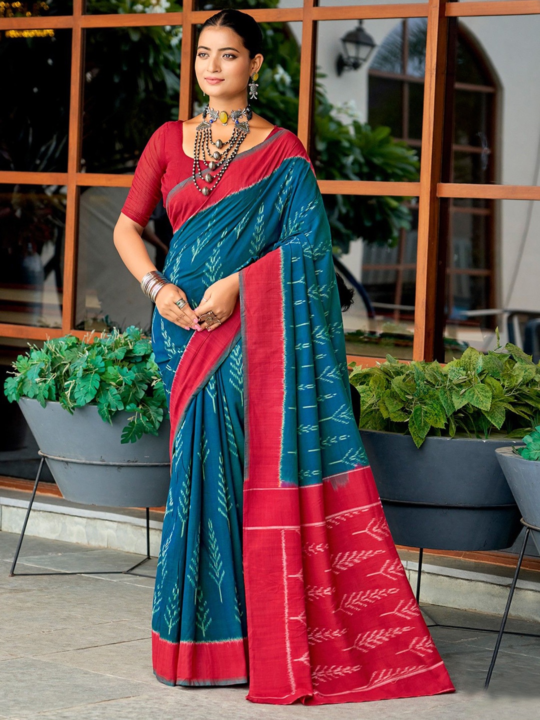 

Panzora Floral Ikat Saree, Turquoise blue