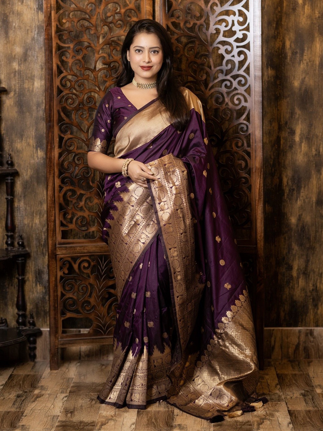 

Panzora Woven Design Zari Saree, Violet