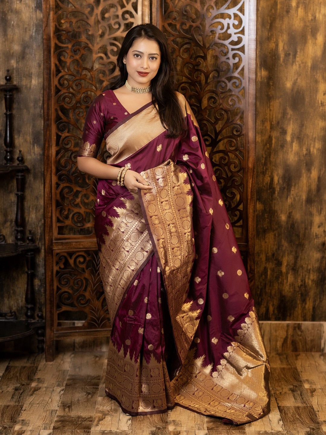 

Panzora Woven Design Zari Saree, Maroon
