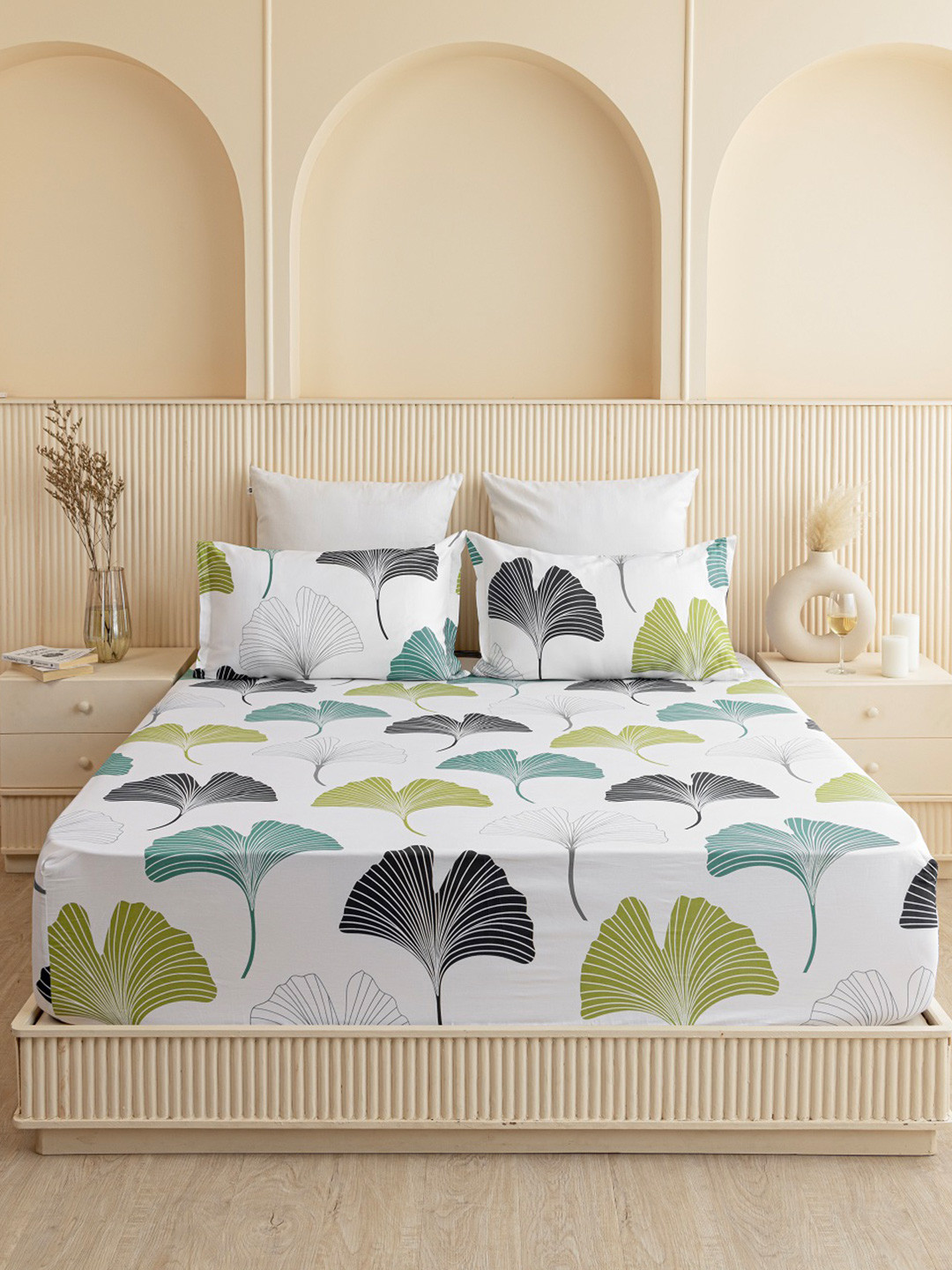 

HOMEMONDE Blue Floral Printed 210 TC Cotton Fitted Queen Bedsheet & 2 Pillow Covers