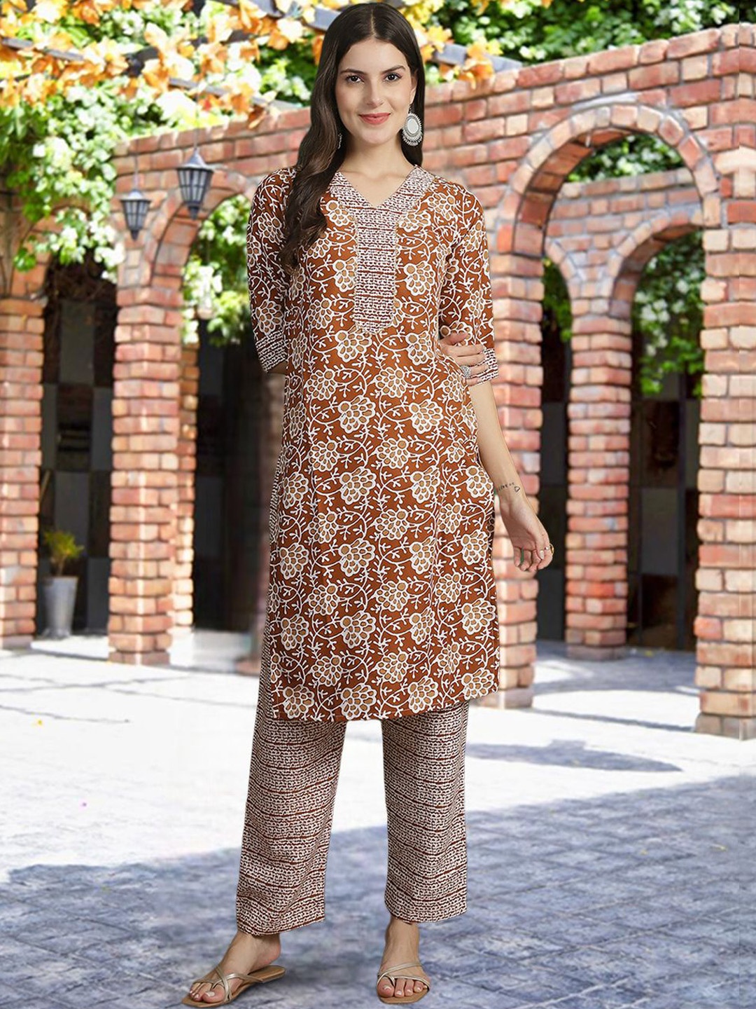 

7Threads Floral Printed Regular Pure Cotton Kurta with Trousers & Dupatta, Rust