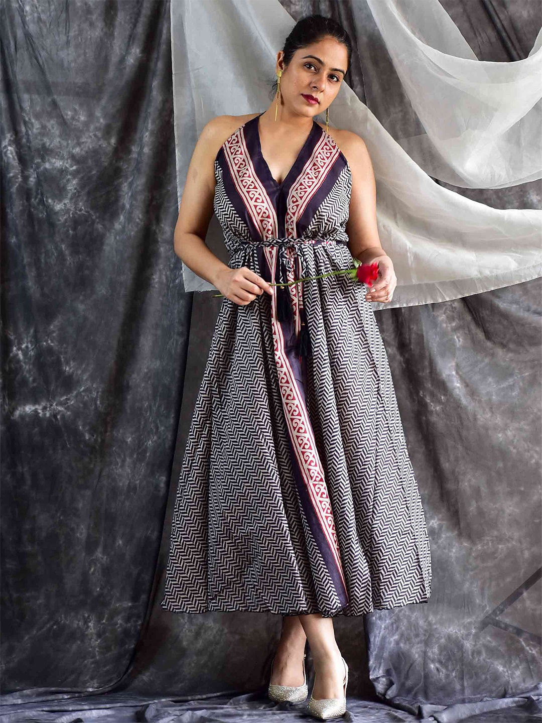 

Sundarii Women Halter Neck Sleeveless Fit & Flare Midi Dress, Grey