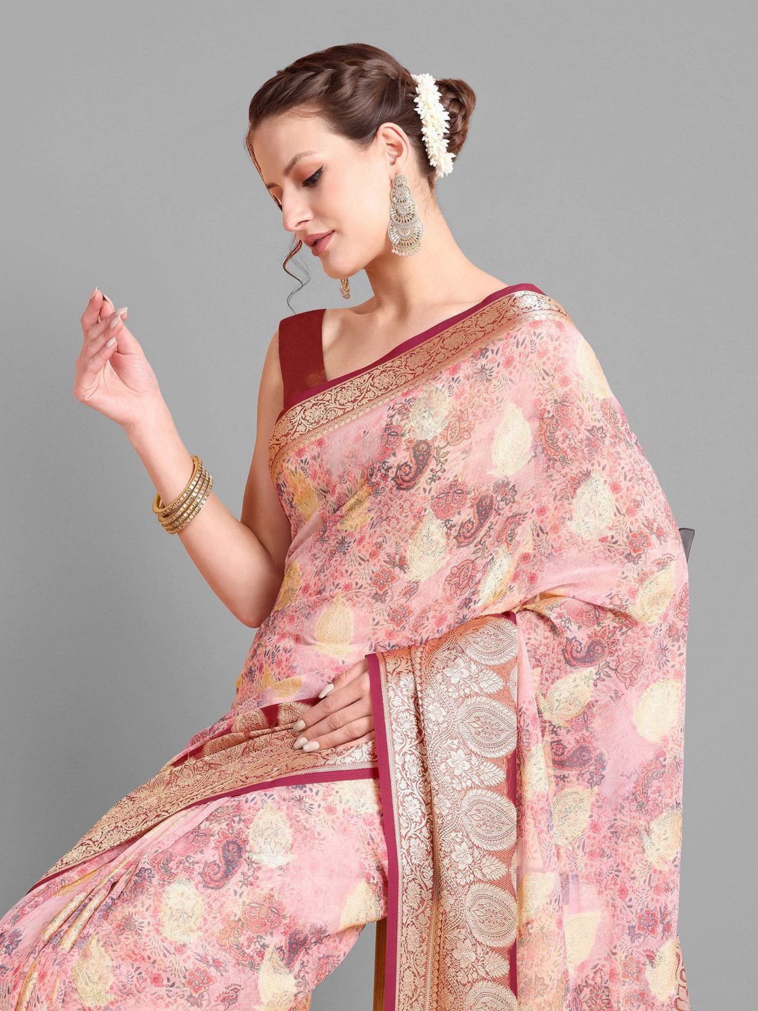 

SAREESBYCHIRAG Floral Zari Saree, Peach