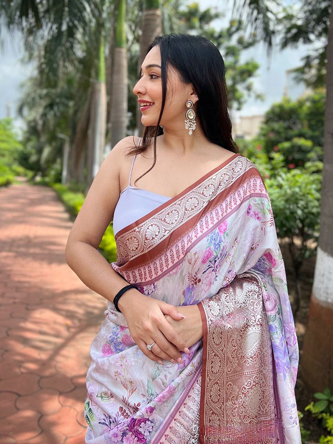 

SAREESBYCHIRAG Floral Zari Saree, Blue