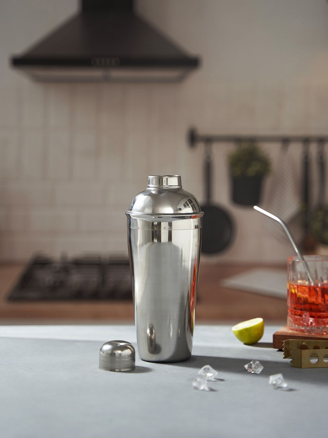 

DecorTwist Silver Toned Cocktail Shaker 750 ml